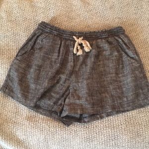SALE! 🎉 Grey linen blend shorts